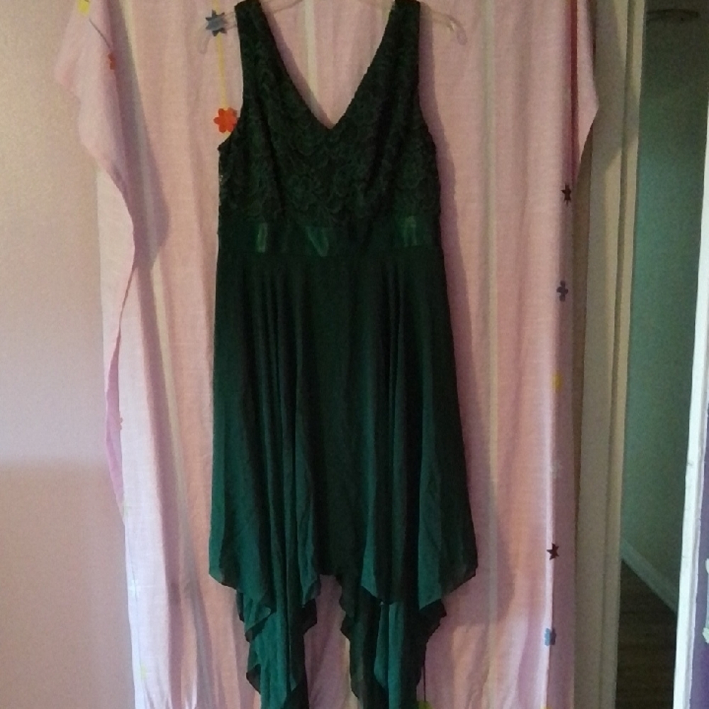 Elegant Green Midi Dress